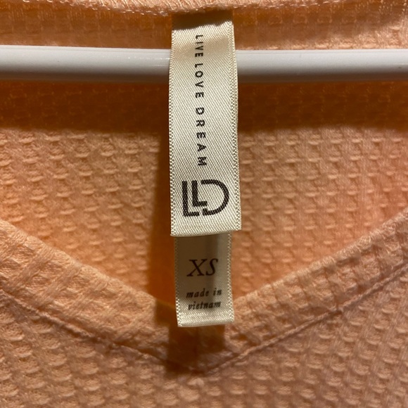 Has three small grayish stains, but very comfortable! - Picture 2 of 4